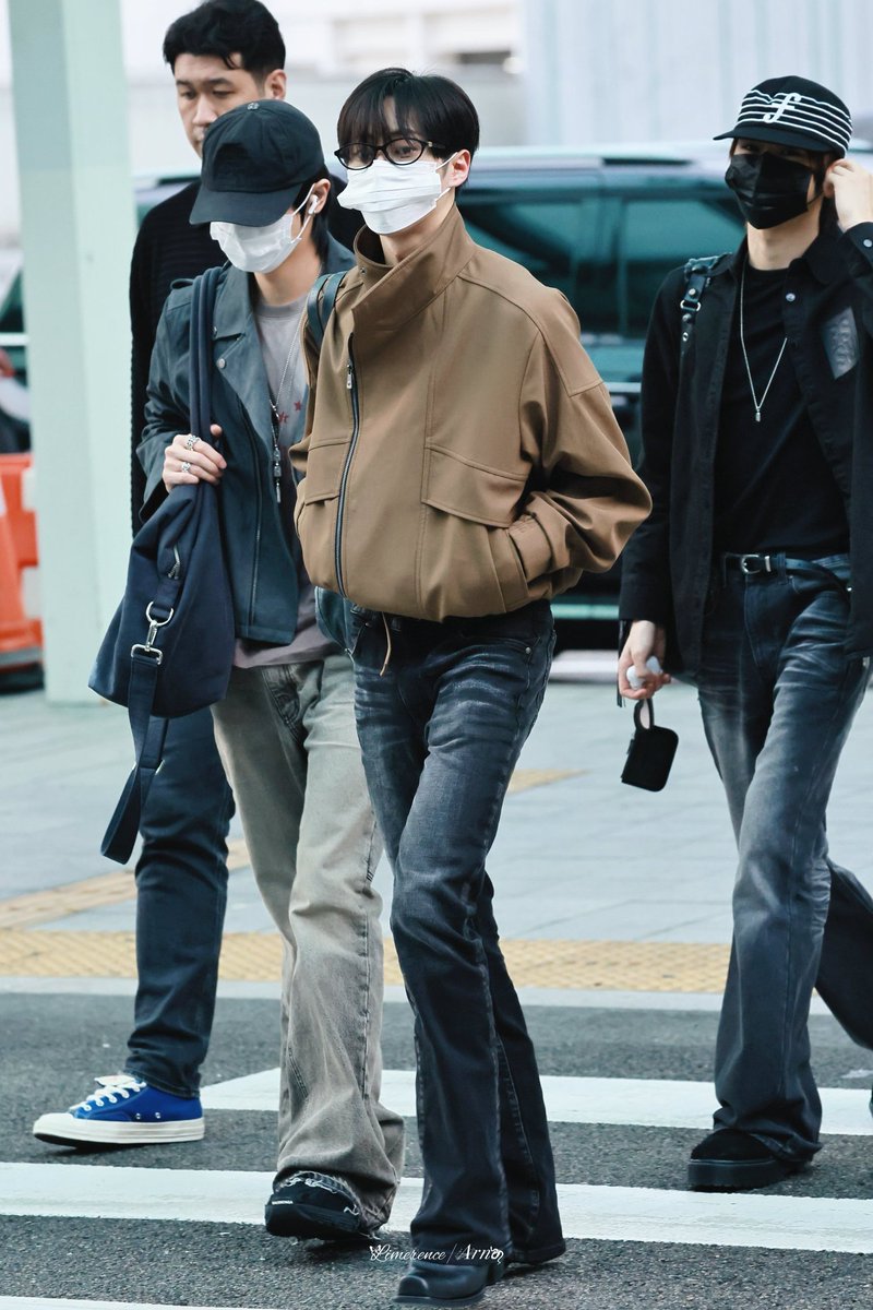 dodydd_'s tweet photo. No one in this generation can outdo him when it comes to airport fashion His fashion sense is unmatched
#아르노 #ARNO #アルノ https://t.co/GoS8usWXLg