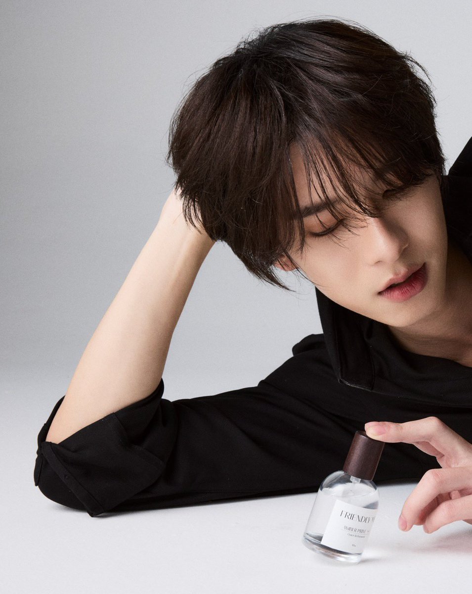 FriendlyMe_TH's tweet photo. เสน่ห์ที่น่าค้นหา มักไม่จำเป็นต้องอธิบาย 

เพียงกลิ่นหอมที่เป็นเอกลักษณ์
ก็สามารถทำให้ช่วงเวลาธรรมดา กลายเป็นช่วงเวลาที่น่าจดจำ

FRIENDLY ME AMBER PRIVÉ MIST
เพราะความประทับใจ เริ่มต้นได้จากสัมผัสของกลิ่นหอม

🛍️ ช่องทางการสั่งซื้อ FRIENDLY ME

เลือกช้อปผลิตภัณฑ์ FRIENDLY ME ได้ตามช่องทางที่สะดวก 

🛒 LINE SHOPPING
https://t.co/vwwNhHDybk

🛍️ BEAUTRIUM
พบกับผลิตภัณฑ์ FRIENDLY ME ได้ที่ร้าน BEAUTRIUM
ช้อปออนไลน์ได้ที่: https://t.co/UD6Lnkuztz 

🖤 FRIENDLY ME FLAGSHIP STORE
📍 สาขาบรรทัดทอง (Banthat Thong)
https://t.co/fwEP8tGvoD

✨ แวะมาสัมผัสประสบการณ์ความงามได้ที่หน้าร้าน!
ลูกค้าสามารถทดลองผลิตภัณฑ์ พร้อมรับบริการแต่งหน้าฟรีได้ที่ FRIENDLY ME FLAGSHIP STORE โดยมีผู้เชี่ยวชาญคอยให้คำแนะนำและดูแลอย่างใกล้ชิด เพื่อให้คุณค้นพบผลิตภัณฑ์ที่เหมาะกับตัวเองที่สุด 

#FriendlyME 
#FriendlyME_Thailand 
#FriendlyMeMist
#FriendlyMexPooh 
#ppoohkt #PooHHooPers @ppoohkt