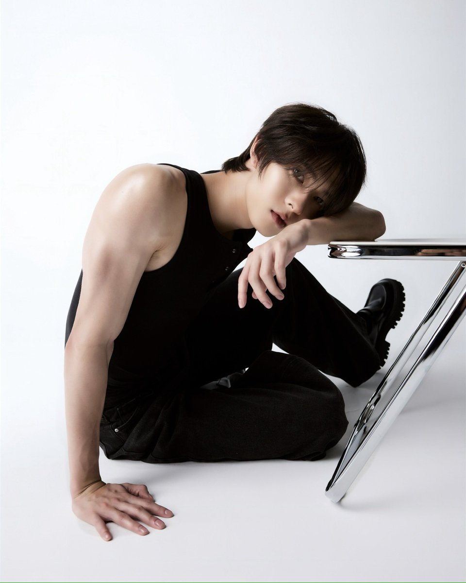 FriendlyMe_TH's tweet photo. A LITTLE FRESH A LITTLE MYSTERIOUS ALL YOU

เริ่มต้นด้วยความสดชื่นของผลไม้
ตามด้วยความละมุนของดอกไม้
แล้วจบลงด้วย White Musk และ Blonde Woods ที่ทิ้งความรู้สึกนุ่มลึกไว้บนผิว

AMBER PRIVÉ MIST เป็นกลิ่นหอมที่มีทั้งความสะอาด ความอบอุ่น และความน่าค้นหาอยู่ด้วยกัน

ไม่หวานเกินไป ไม่เข้มจนเกินไป
แค่มีเสน่ห์ในแบบที่เป็นคุณ 

🛍️ ช่องทางการสั่งซื้อ FRIENDLY ME

เลือกช้อปผลิตภัณฑ์ FRIENDLY ME ได้ตามช่องทางที่สะดวก 

🛒 LINE SHOPPING
https://t.co/vwwNhHE60S

🛍️ BEAUTRIUM
พบกับผลิตภัณฑ์ FRIENDLY ME ได้ที่ร้าน BEAUTRIUM
ช้อปออนไลน์ได้ที่: https://t.co/UD6Lnkv7j7 

🖤 FRIENDLY ME FLAGSHIP STORE
📍 สาขาบรรทัดทอง (Banthat Thong)
https://t.co/fwEP8tH3eb

✨ แวะมาสัมผัสประสบการณ์ความงามได้ที่หน้าร้าน!
ลูกค้าสามารถทดลองผลิตภัณฑ์ พร้อมรับบริการแต่งหน้าฟรีได้ที่ FRIENDLY ME FLAGSHIP STORE โดยมีผู้เชี่ยวชาญคอยให้คำแนะนำและดูแลอย่างใกล้ชิด เพื่อให้คุณค้นพบผลิตภัณฑ์ที่เหมาะกับตัวเองที่สุด 

#FriendlyME 
#FriendlyME_Thailand 
#FriendlyMeMist
#FriendlyMexPooh 
#ppoohkt #PooHHooPers @ppoohkt