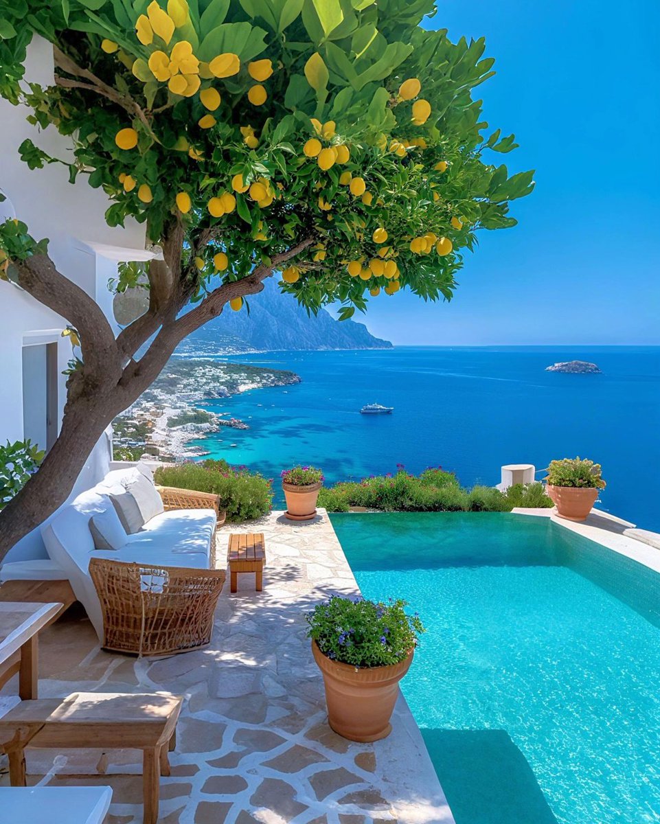 echoesofworld's tweet photo. Capri, Italy https://t.co/A0jz5lgCEq
