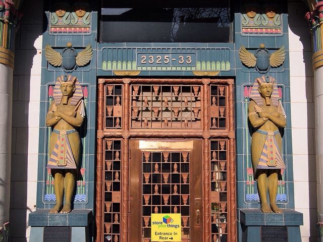 luusssso's tweet photo. We talk a lot about Art Deco architecture on here but not nearly enough about Egyptian Revival https://t.co/8eUcv0Uug3