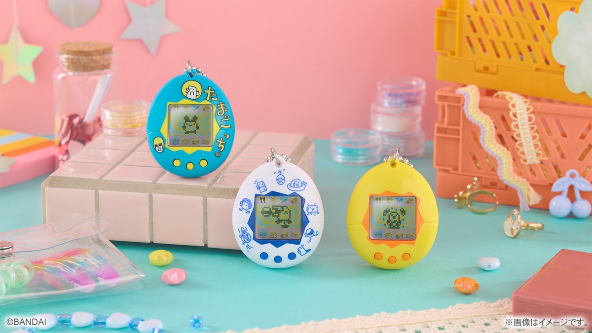 TMGC_net's tweet photo. ／
令和にふっかつー！✨
懐かしのデザインが登場！
＼

Original Tamagotchiに、復刻デザインが登場✨
第2弾は本日10/17(土)より発売🥚
お気に入りのデザインを見つけてね！

詳細はこちら▼
https://t.co/QuSmFFpm8k

#オリタマ #たまごっち #Tamagotchi https://t.co/gbq8FOUbgV