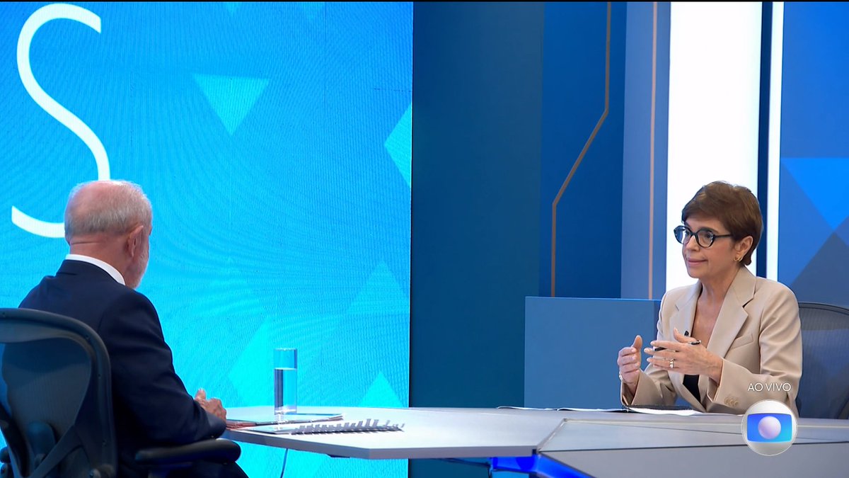 ZAMENZA's tweet photo. Que diferença a entrevista do Lula com a Renata Lo Prete, hein. 

QUE DIFERENÇA. https://t.co/ZMZAriAUhw