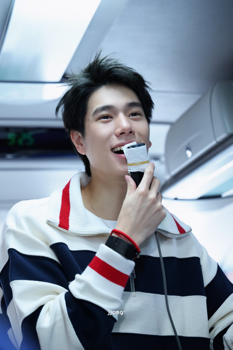 JJcmgPPW's tweet photo. ลุควันนี้หล่อ 10 10 10

PHUWIN MAMI IN HOKKAIDO

#MamixPhuwinHokkaidoDays
#phuwintang https://t.co/UsYvS6Wnft