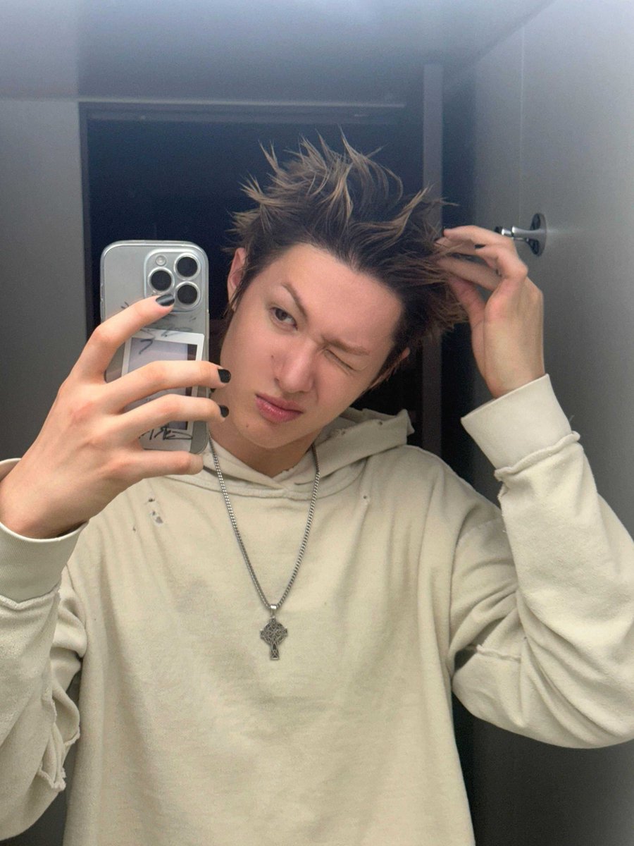 cortis_zip's tweet photo. peak teenboi era https://t.co/1iPiHsPdTr