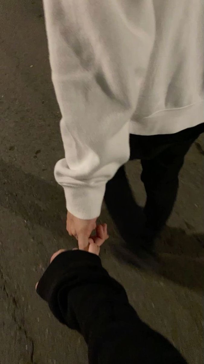 becbecbii's tweet photo. want someone to hold my hand crossing the road bcoz i’m their tiny little baby  ૮꒰⸝⸝>  ̫ <⸝⸝꒱ა

“come,  little one,  hold  mama/papa’s  hand. my  prince/princess, you  know  i  just  want  to  keep  you  safe, right ? mama/papa  just  loves  you  sooo  much !! ” https://t.co/Y0mLqu3Ofu