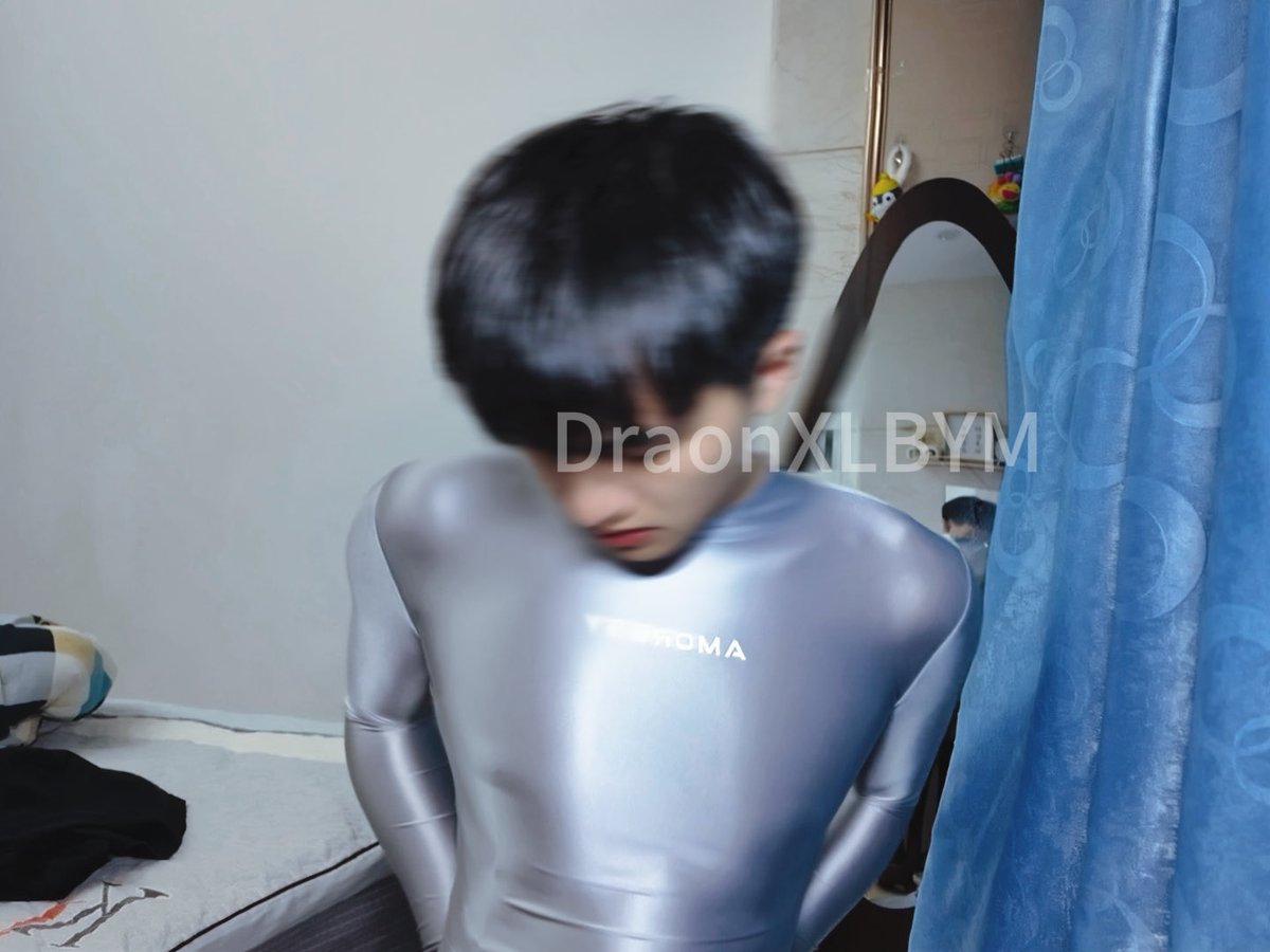 DragonXLBYM's tweet photo. 粉丝的战衣 https://t.co/wfuRq0wWDK