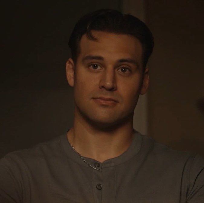 voltsemi's tweet photo. prettiest boy ever #911onABC https://t.co/QqUGWdZwEE