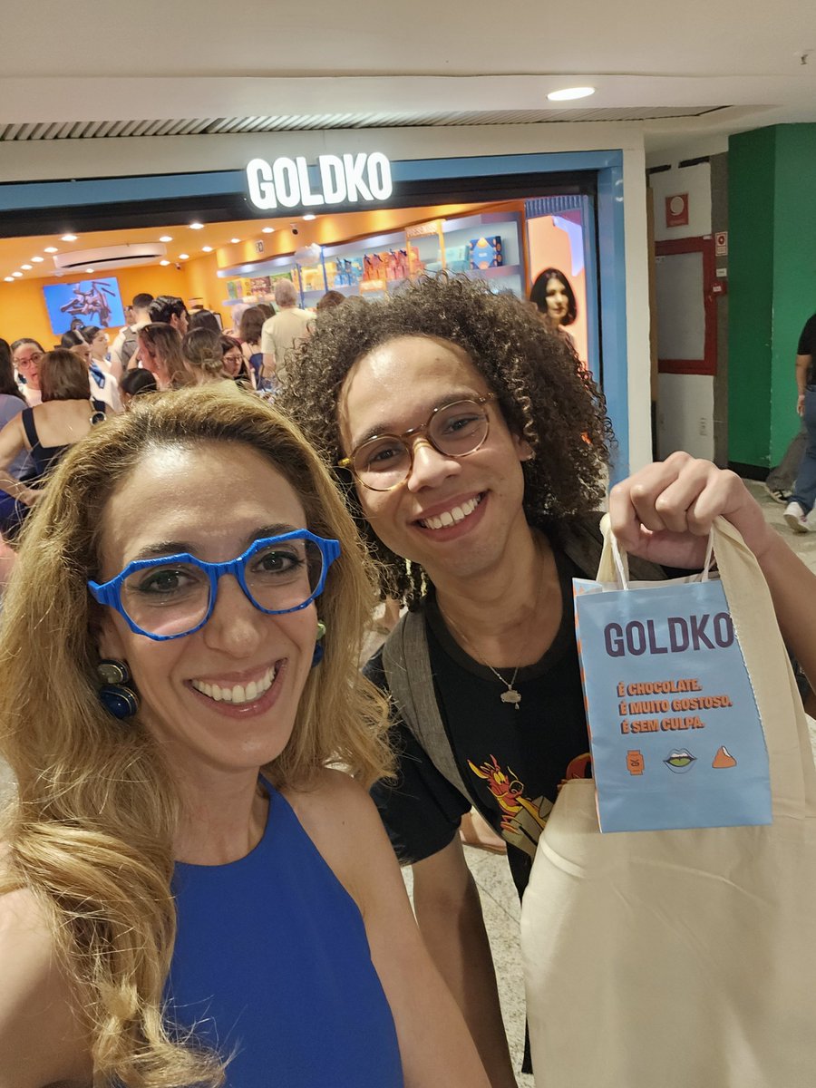 joaoeopedejoao's tweet photo. GENTE 😭😭😭😭😭💛💛💛💛💛 @chantalgoldko https://t.co/qrHUZ9lxI2