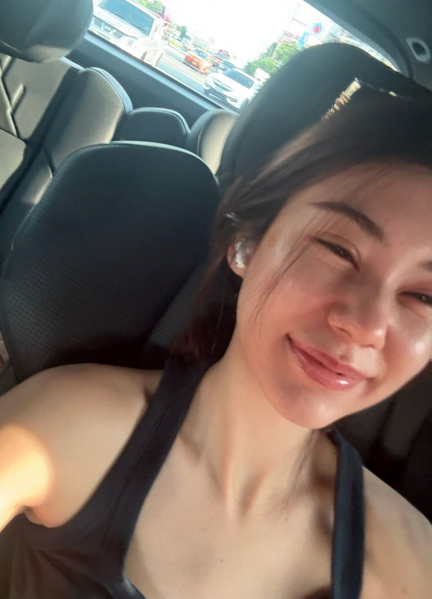 lenas_hair's tweet photo. cute as hell                                  what the hell https://t.co/dbenKJqR9H