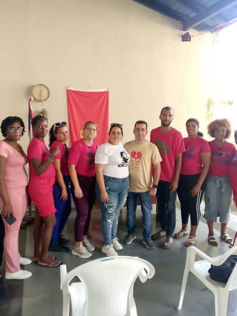 LauraGC97's tweet photo. ❤️🇨🇺 #VillaClaraConTodos ✨️Marcando Putas desde @UJCSaguaLaGrand , compartimos con los cuadros de la organización juvenil y debatimos sobre los pricipales procesos . 
     #UJCdeCuba https://t.co/o4xBApB1U1
