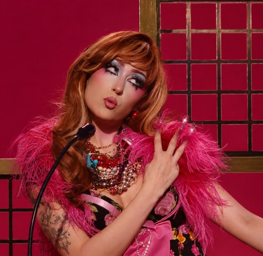 chappellroanbr's tweet photo. “Eu amo deixar as coisas um pouco gay”

— Chappell Roan sobre sua participação em expectations. https://t.co/sXTtRTR4Z8