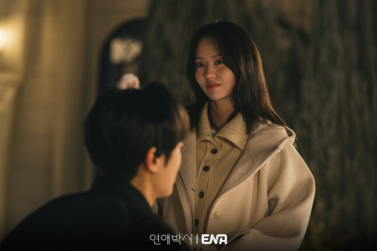 Channel_ENA's tweet photo. #연애박사
거침없는 직진 키스부터 서서히 스며든 설렘 모먼트까지,
연기도 비주얼도 독보적 '로맨틱' 시너지 폭발❤️‍🔥
추영우X김소현 미공개 컷 공개!

💓
사랑이 서툰 두 청춘의 맵고, 쓰고, 달콤한 로맨스

ENA 〈연애박사〉
[월화] 밤 10시 방송

#ENA #연애박사 #BetweenSteps #추영우 #김소현 https://t.co/K9k1PrWZlp