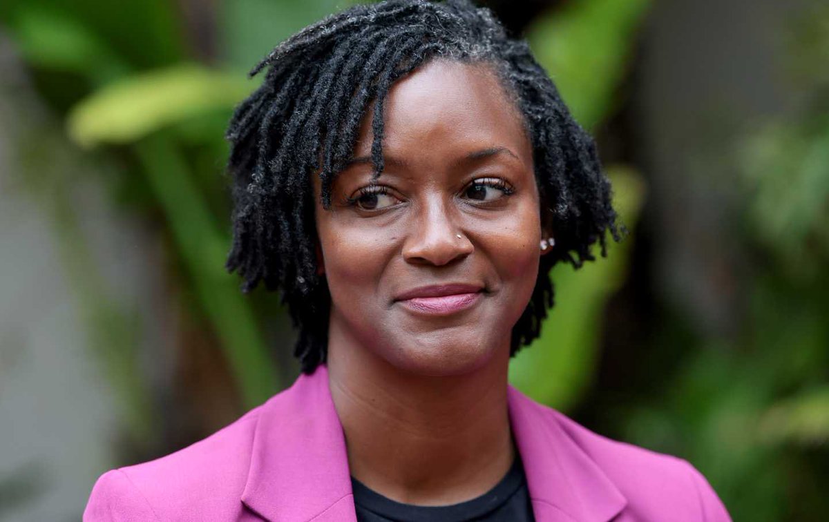 PollTracker2024's tweet photo. US Senate Florida fundraising totals for Q3 2026

🟦Angie Nixon $7.2M
🟥Ashley Moody $1.8M (incumbent) https://t.co/wTzEOuKbUf