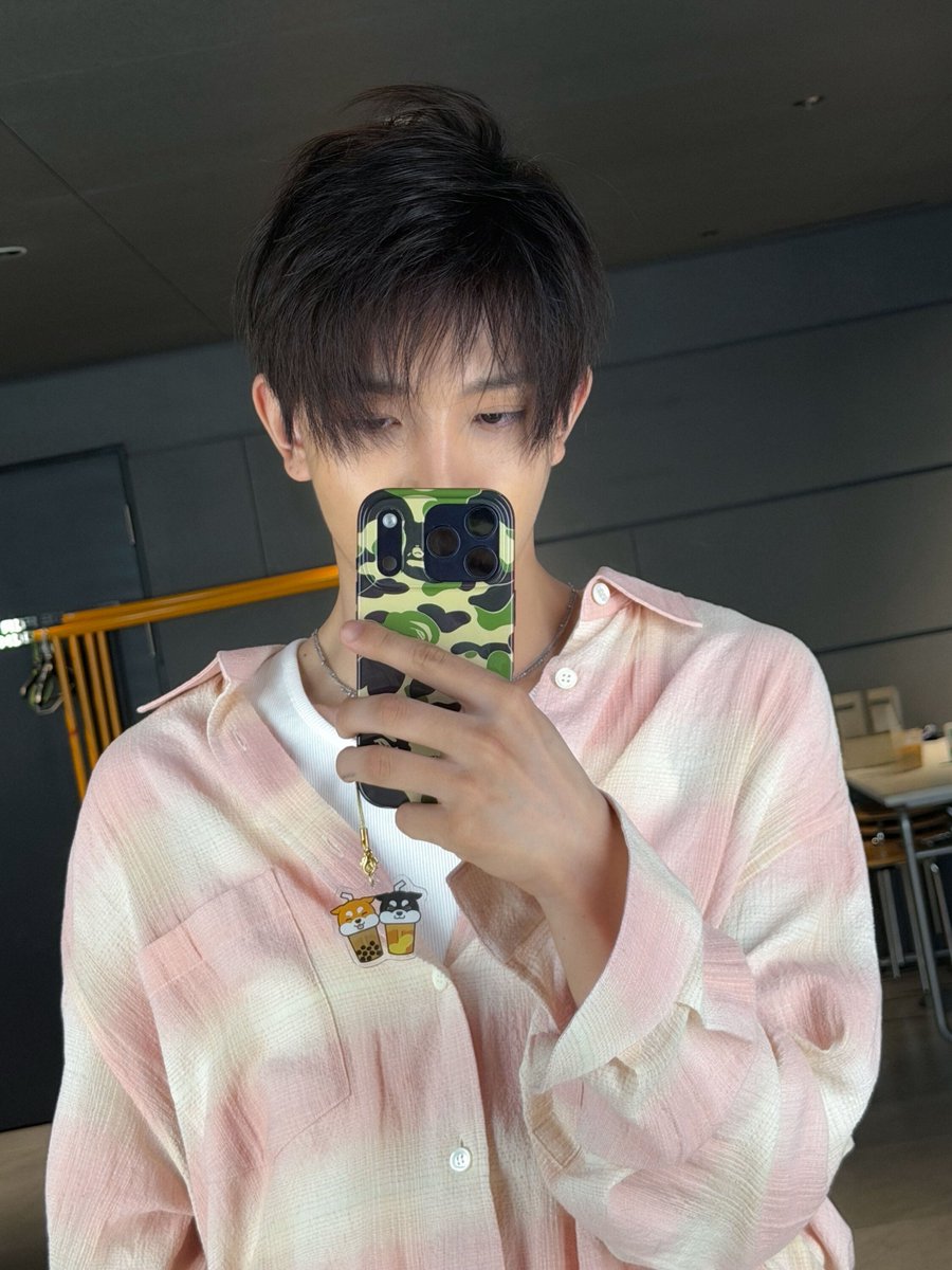 docejju's tweet photo. 𑣲 post a photo of you and three of your favs and let your oomfs choose who suits you the best ˚⟡ https://t.co/FNKaHi6ckm