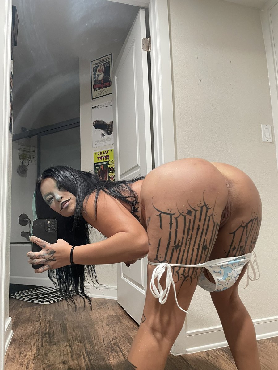 keezhOfficial's tweet photo. Can we fuck in front of the mirror so I can watch us?? https://t.co/9ksSD3OVX7