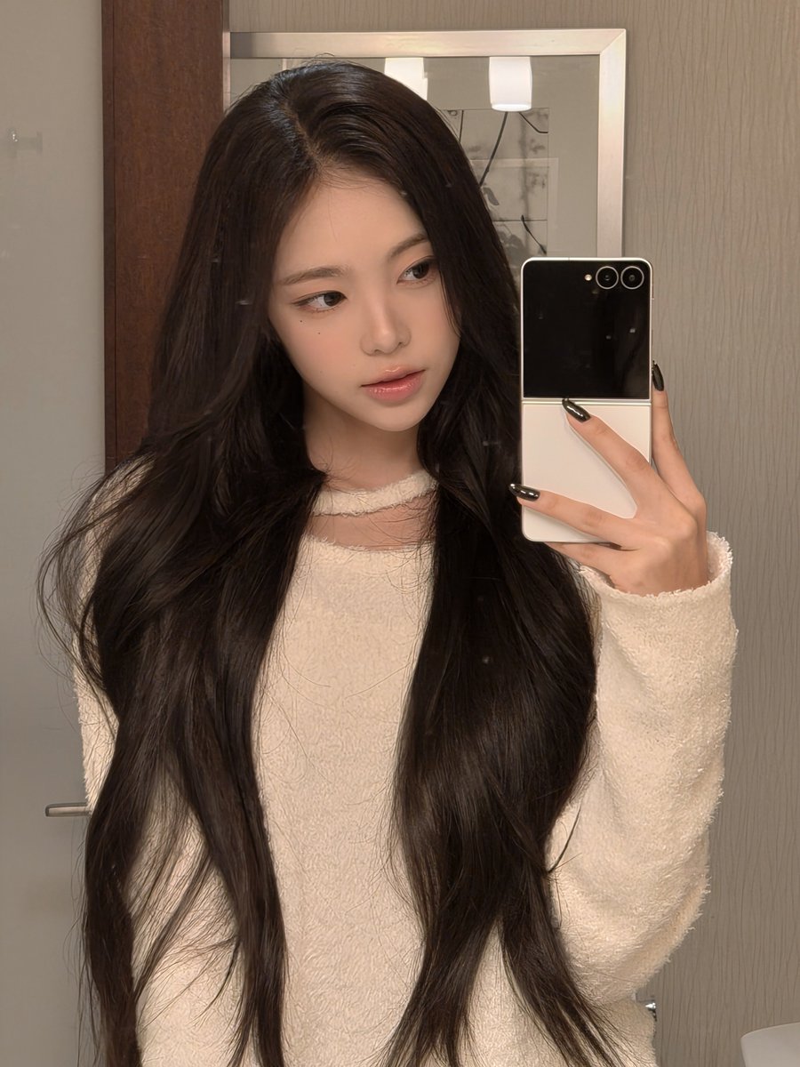 ianpicts's tweet photo. weverse update ♡ #ian https://t.co/k7xI4rk2Od