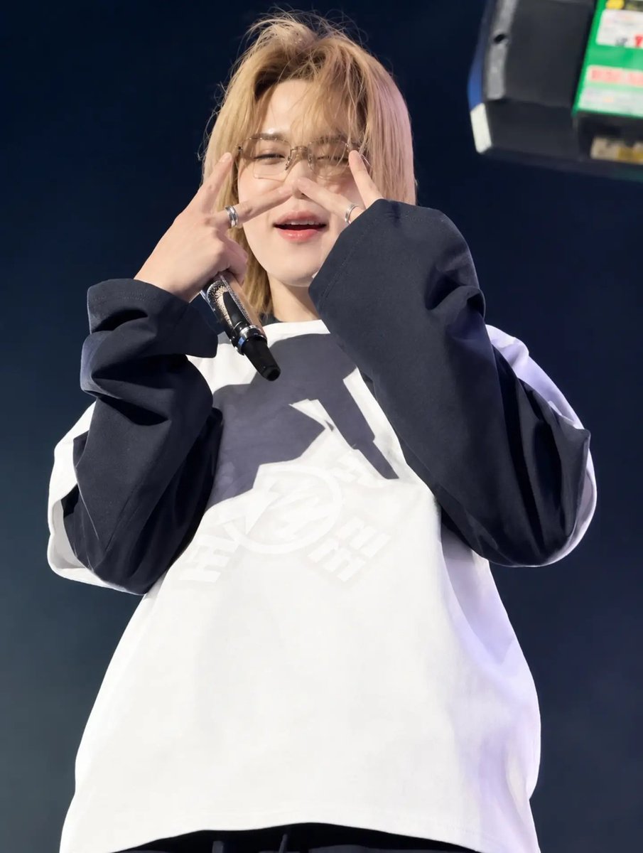 Chikasaritik7's tweet photo. I vote for #ARIASBTS at the 2026 ARIA Music Awards. 

Repost 🔁 to vote.
#ARIASBTS https://t.co/23OPgXFL1c
