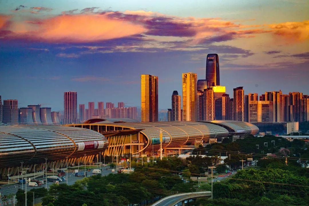 MeetWencheng's tweet photo. Robots serving coffee, Al-powered
navigation, and futuristic tech! The 140th Canton Fair is bringing a smarter, greener shopping and trade experience to Guangzhou. Innovation is everywhere!
#CantonFair #SmartTechnology #Guangzhou #FutureOfTrade
(Source:广东发布) https://t.co/OWlQBn7wRQ