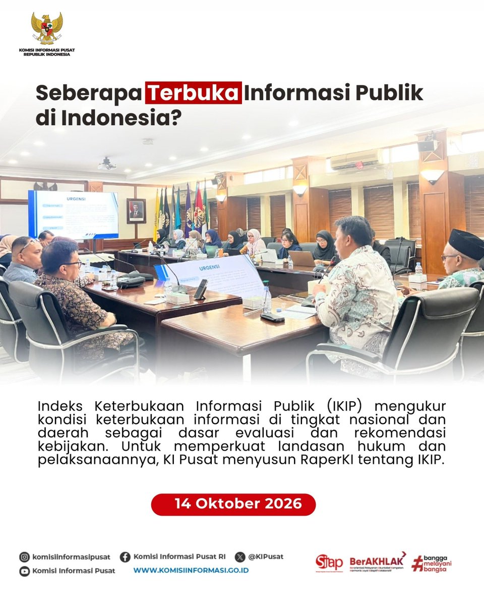KIPusat's tweet photo. Keterbukaan informasi publik bukan sekadar soal tersedianya informasi, tetapi juga sejauh mana masyarakat dapat mengakses informasi yang dibutuhkan untuk berpartisipasi dan mengawasi penyelenggaraan negara.

Untuk memastikan kondisi keterbukaan informasi terus dievaluasi dan diperbaiki, Komisi Informasi Pusat membahas Rancangan Peraturan Komisi Informasi (Raperki) tentang Indeks Keterbukaan Informasi Publik (IKIP) pada 14 Oktober 2026 di Gedung Rektorat UI Salemba, Jakarta.

Pembahasan ini dihadiri Ketua, Wakil Ketua, dan Anggota Komisi Informasi Pusat beserta Sekretariat, Tim Ahli IKIP Yosep Adi Prasetyo, serta Tim Penulis Ira Guslina Sufa. Penyusunan Raperki diarahkan untuk memperkuat landasan hukum, kualitas pengukuran, dan pemanfaatan hasil IKIP sebagai bahan evaluasi kebijakan.

Melalui pengukuran yang lebih terarah dan akuntabel, IKIP diharapkan dapat mendorong perbaikan nyata dalam penyelenggaraan keterbukaan informasi publik, sehingga hak masyarakat atas informasi semakin terpenuhi.