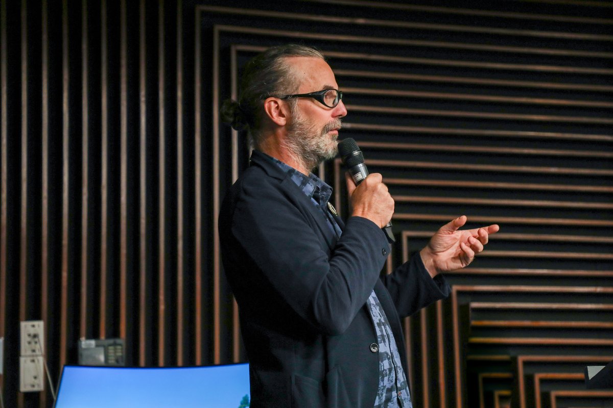 ITESMCEM's tweet photo. 🎧 ¡La industria musical global llega a las aulas de #TecCEM! 🌐 Marc Urselli, ganador de 3 Grammys, compartió con estudiantes su proceso creativo, experiencia en el estudio y visión de la industria musical, acercándoles a las experiencias y los retos de este sector. 🎶 https://t.co/aYtEsJEf9l