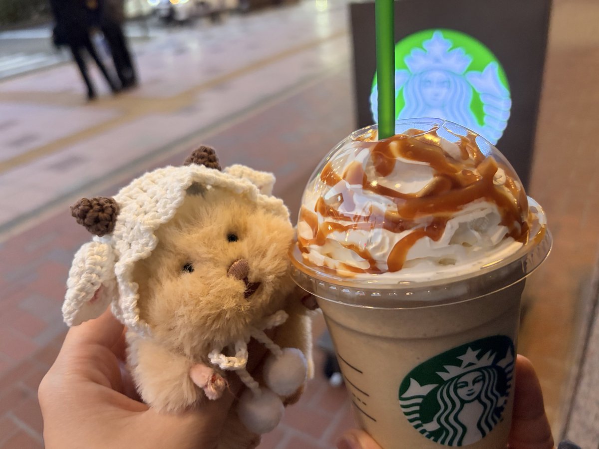 norimimi33's tweet photo. 🐹「ハムスターバックス‼️‼️‼️‼️なんつって‼️WWWWWW」

 #はむにぎり #はむにぎりのいる暮らし https://t.co/6IGJ9pDs3N
