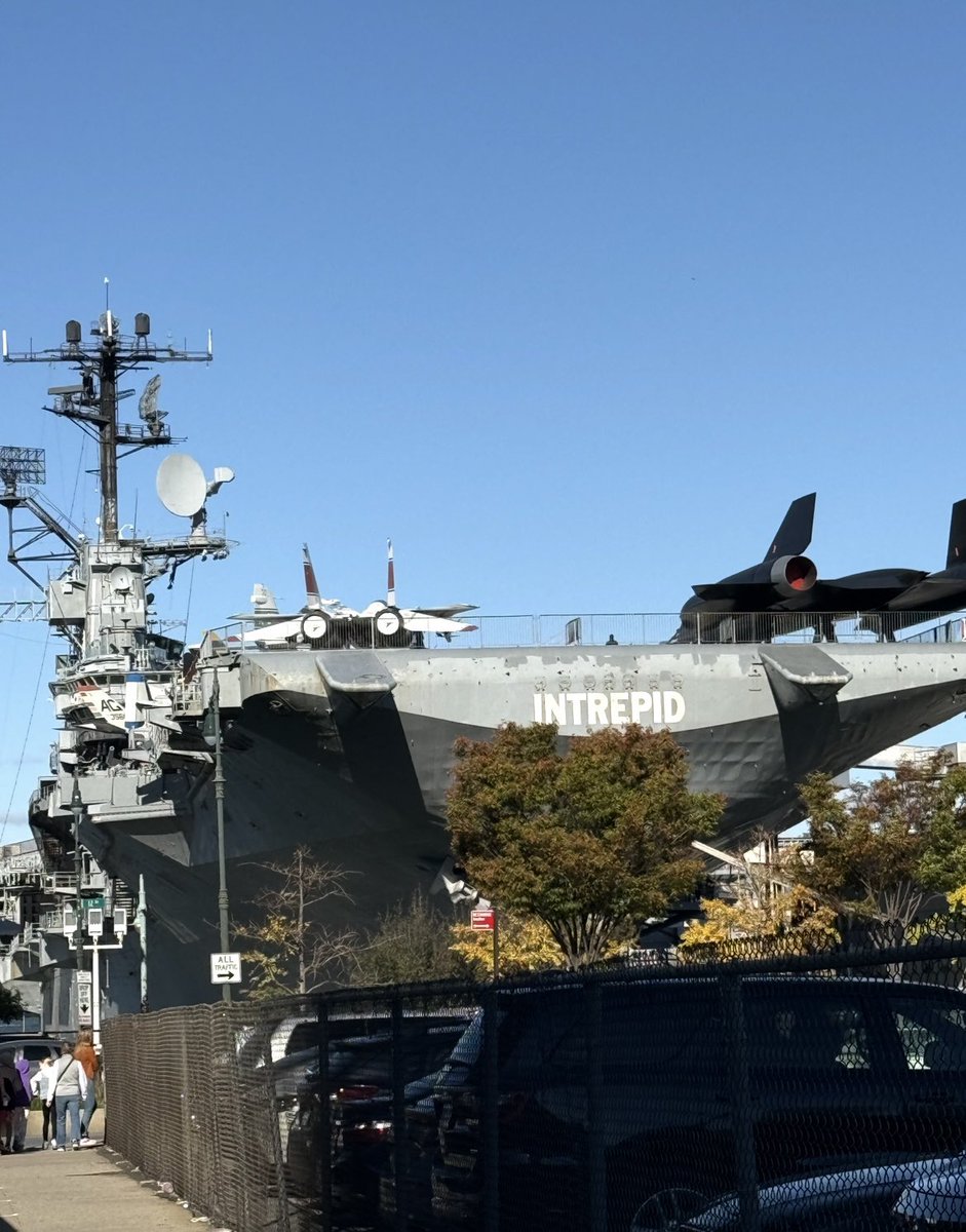 NewYorkVeterans's tweet photo. 🇺🇸 DVS AT THE NEW YORK VETERANS SUMMIT!

DVS Deputy Commissioner William Smith, Jr., a @USMC Combat Veteran, represented @NewYorkVeterans aboard the historic @IntrepidMuseum for a day of dialogue, recognition &amp; partnerships supporting All Who Served!

#Veterans #NYSDVS https://t.co/Olko8OWAcS