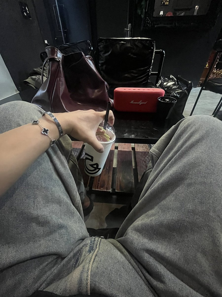 tytrang10's tweet photo. Đó giờ toàn làm tình với top . Còn trai thẳng chưa thử bao giờ . Không biết quan hệ có mod như quan hệ với top không ta . 
Gò dầu trãng bàng bến cầu. Làm quen chịch chọt gì đi. https://t.co/eeBjLx1gct