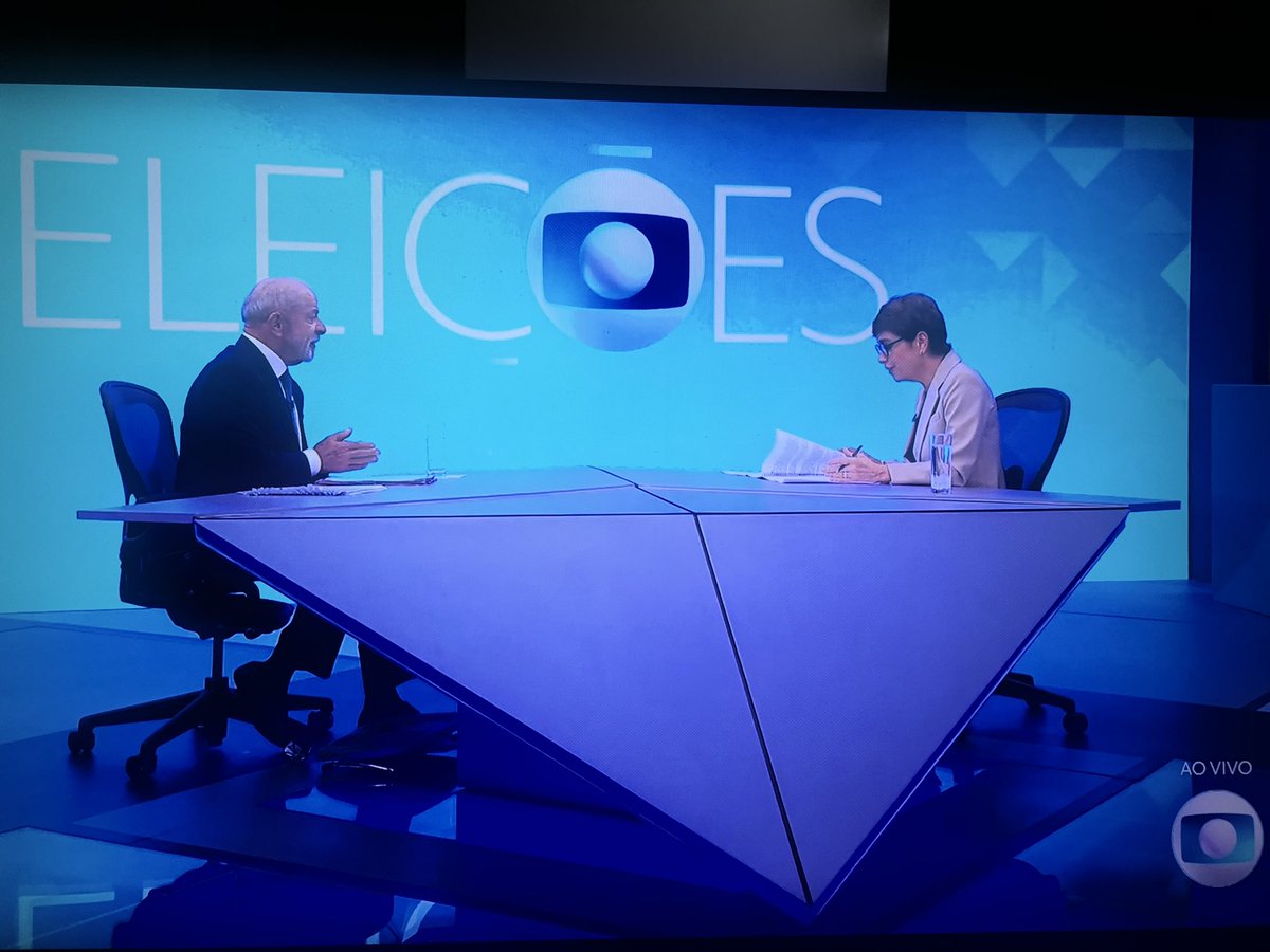 GugaNoblat's tweet photo. Com a Renata Lo Prete é outro nível. Faz as perguntas incômodas que precisa fazer, mas sem forçar a barra. Faz as perguntas sobre propostas do governo. É elegante na condução da entrevista. https://t.co/R5WcN2T2bS