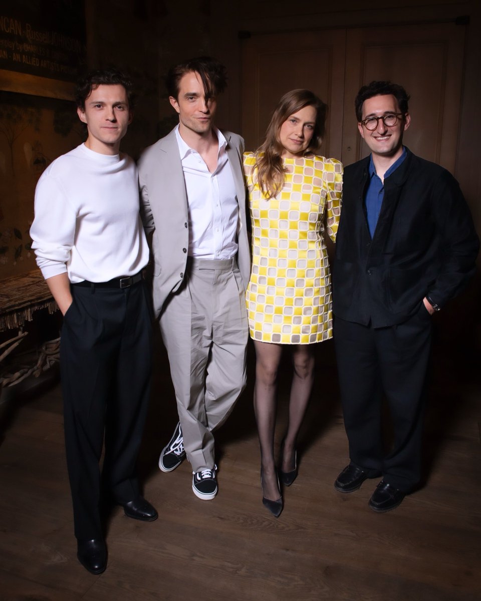 thollandrchives's tweet photo. Tom Holland, Robert Pattinson, Merritt Wever and Lance Oppenheim photographed by Andrew Timms after the ‘PRIMETIME’ Q&amp;A panel in London https://t.co/L68IXTRC3F