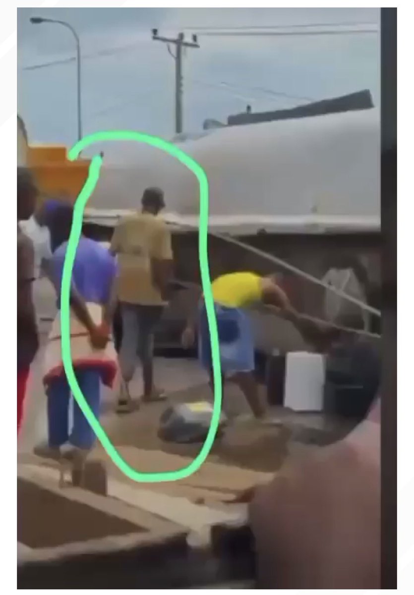 officialraskilo's tweet photo. One of the victim of  what happened in oluku market, benin edo state today, during explosion of a tanker caring fuel ⛽️ will he survive this ? #viral he was spotted about to scoop fuel before the fire explosion and now he’s between life and death 😭😭😭😭 https://t.co/rIZOeoWpSw