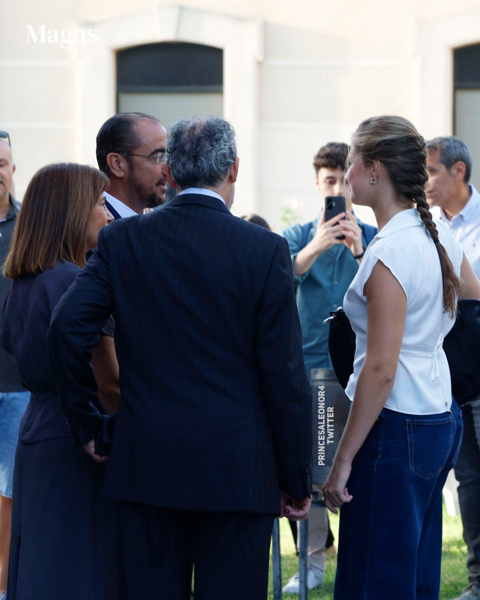 PrincesaLeonor4's tweet photo. La Princesa Leonor comenzó sus estudios universitarios el 7 de septiembre. Está estudiando Ciencias Políticas en la universidad pública española Carlos III de Madrid.
#PrincesaLeonor #PrincessLeonor https://t.co/eN6jL5RZ8u