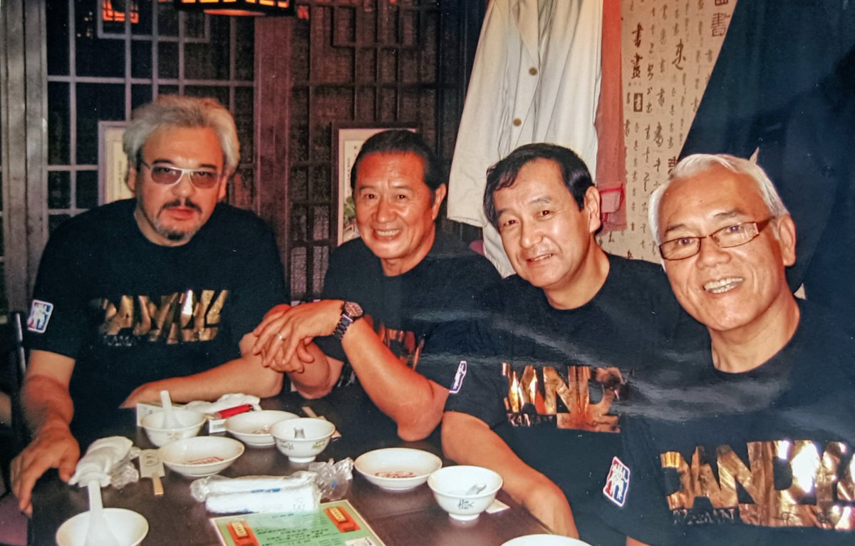 qjbJaTPk8u26S0a's tweet photo. 約20年前神戸で！みんな元気だったな〜 https://t.co/pPjaGGI4G6