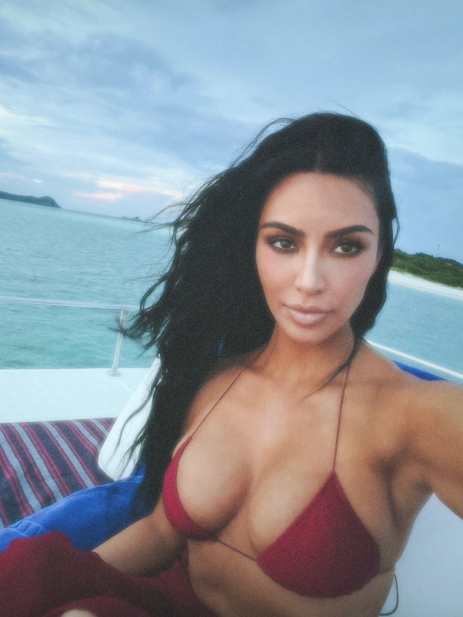 gmanews's tweet photo. UY, PHILIPPINES 🇵🇭🥳🎂

American personality Kim Kardashian chose the Philippines for her birthday getaway, sharing photos of herself enjoying the beach, scuba diving in clear waters, and taking a boat ride in a red bikini.

COURTESY: Kim Kardashian/Instagram

READ: https://t.co/XKqt9AymYm