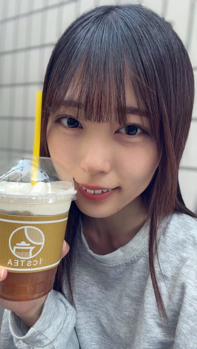 HCPL_sayaka's tweet photo. 金曜日のおはよう☺︎🥤 https://t.co/BiJfvO4FX6