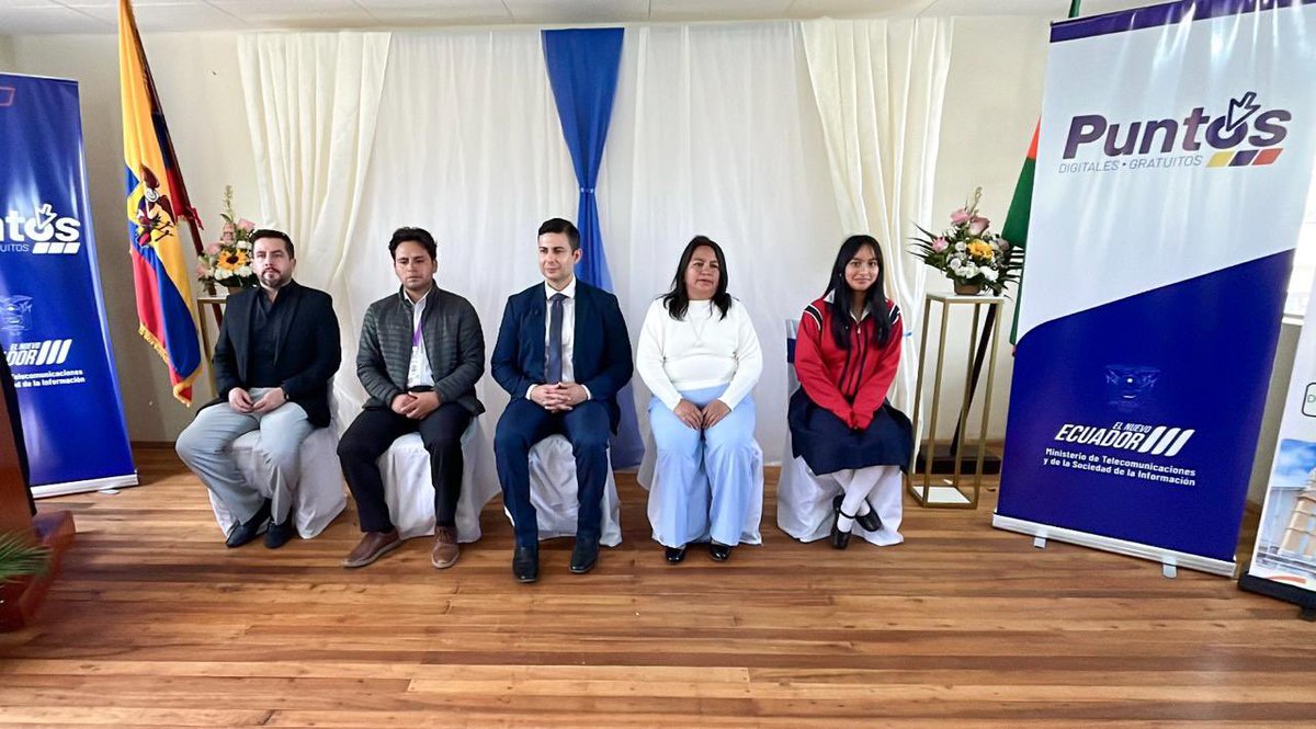 MIT_Ecuador's tweet photo. 📡🇪🇨 Azuay | Tres Puntos Digitales Gratuitos más para conectarnos con el mundo 🌎 

El Viceministro de Tecnologías de la Información y Comunicación, Ricardo Gutiérrez, continúa trabajando. Hoy entregó de manera  oficial los Puntos Digitales Gratuitos:

📍 San Miguel 
📍 Cerro Negro 
📍 Belén  

Con una Inversión de $57.000 y beneficiará a 15.000 ciudadanos.

💪¡El trabajo en territorio no para! Seguimos impulsando la digitalización y conectando oportunidades para los  ecuatorianos.