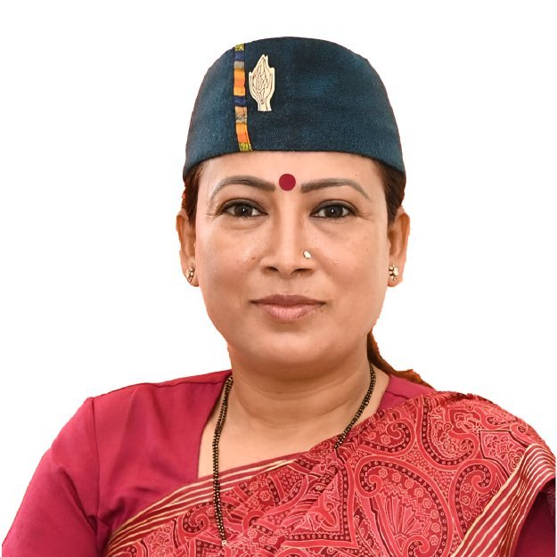 TheNorthBeatIN's tweet photo. 🚨 #UTTARAKHAND: Uttarakhand Minister Rekha Arya has filed an FIR against her husband, Girdhari Lal Sahu, accusing him of physical abuse, death threats and conspiring to kill her. 

Arya cited an audio recording and expressed fears for her and her children's safety. She also urged women not to stay silent against domestic abuse.
