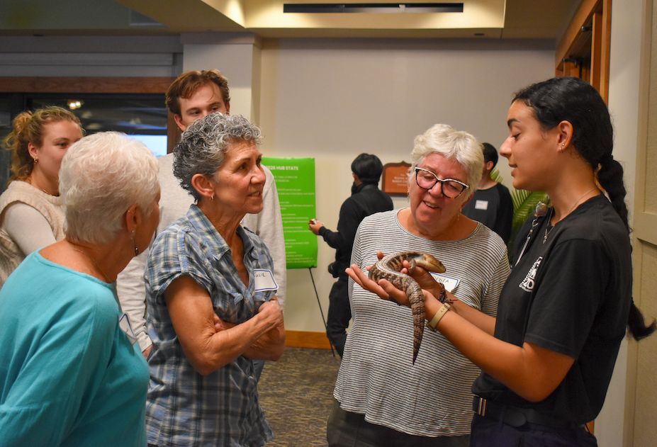 CintiRRH's tweet photo. What an great event at the Cincinnati Zoo where we celebrated our Hub Heroes — the hundreds of volunteers who truly power our organization A big thanks to the zoo's Josie Reardon and team for a great evening, and to Sue Magness, City of Cincinnati, for such a meaningful message. https://t.co/gEYjAY0tQg