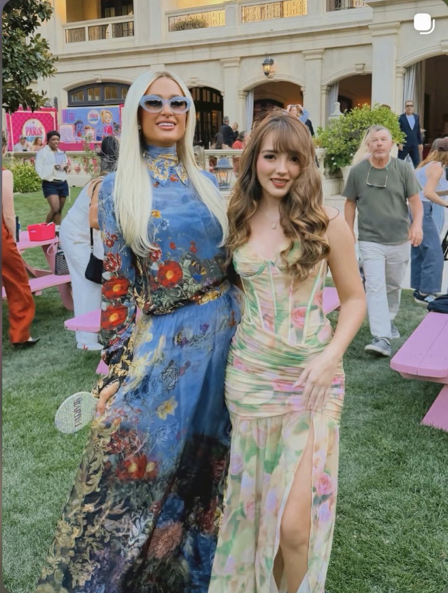 h4yd33s's tweet photo. omfggggg someone catch me cause I’m falling. bitchh a fucking dream, 2 icons in the same frame ughhhh I’m so gagged!!! jaw on the floor!! https://t.co/hZCGTK8NmZ