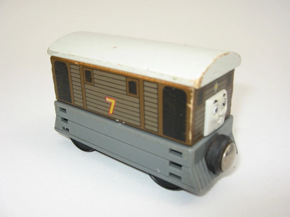 DukeOfBenreBay's tweet photo. horrifying realization today

this is the first time in 30 years every major thomas merch line that has a toby also has a henrietta.

this was set by brio toby (earliest i can find so far). that released in 1996. its been 30 years. https://t.co/zbS0ru3lvG