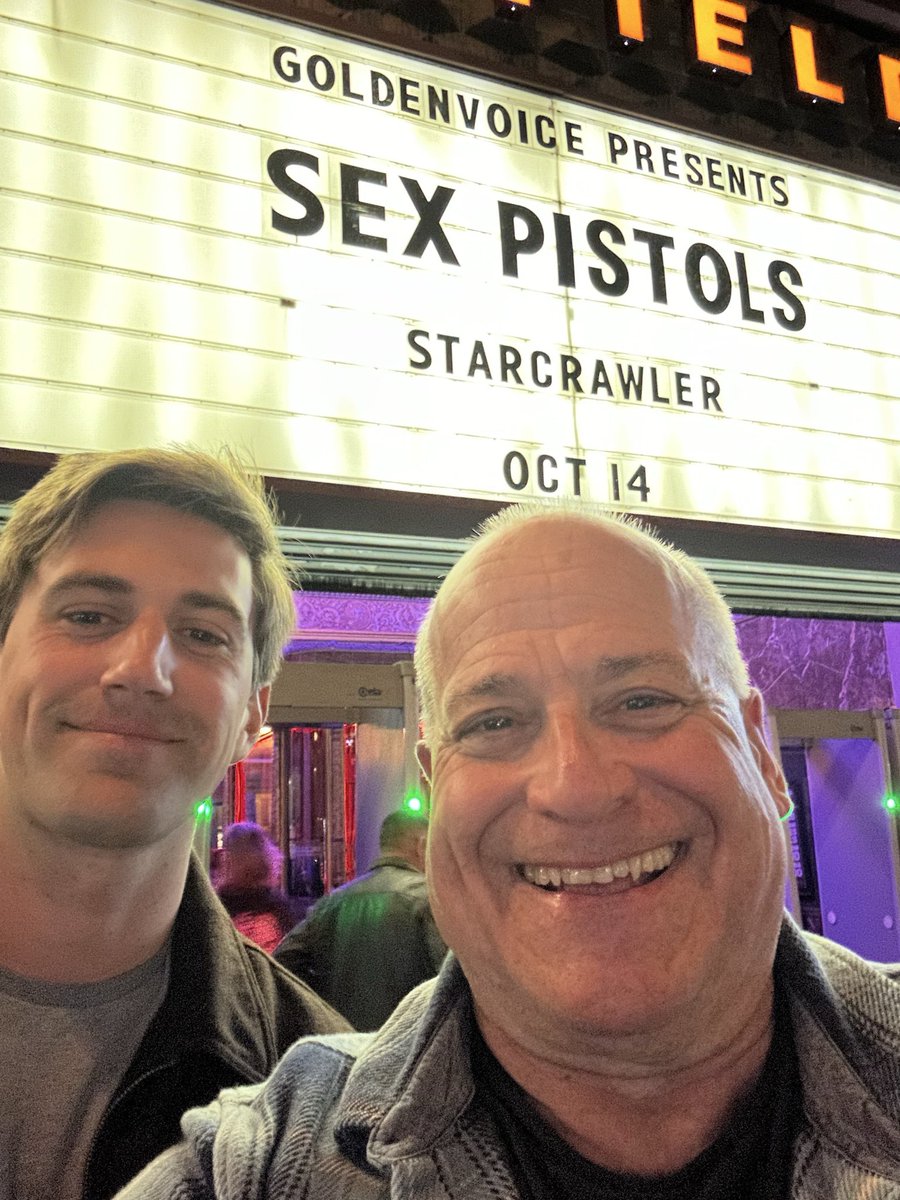gwillallen's tweet photo. Punk rock w pops https://t.co/DqpMXamcJP