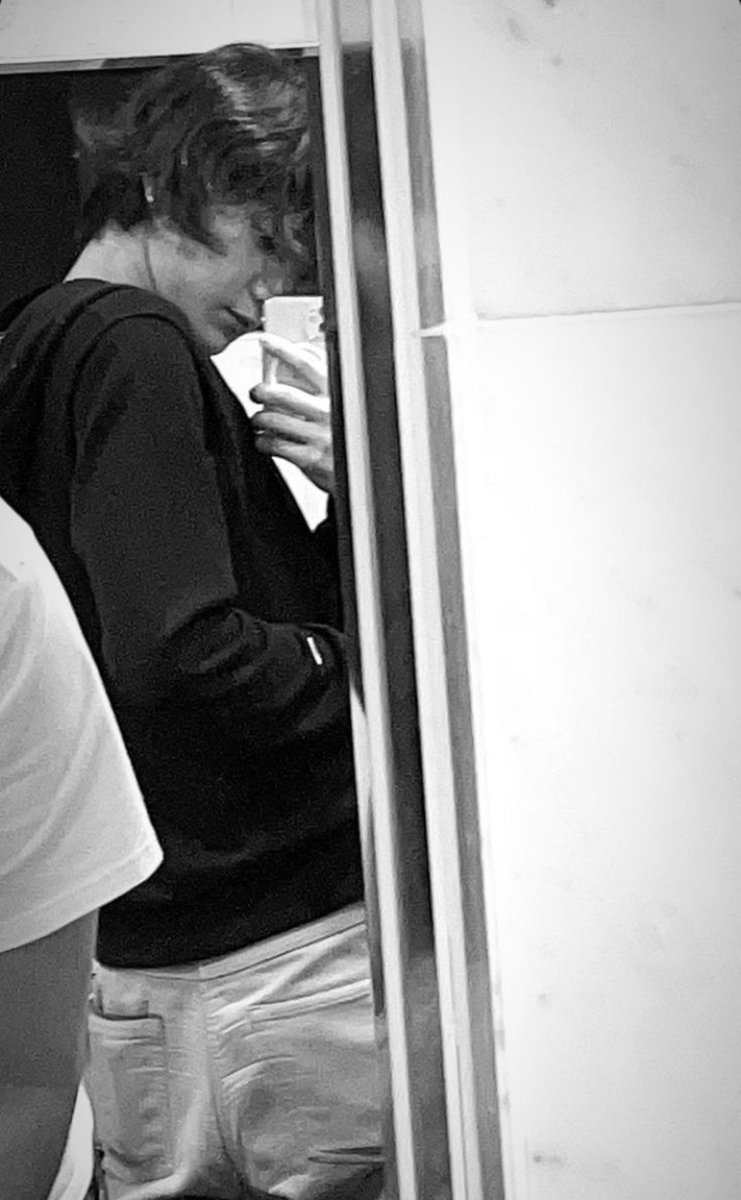 darkmmo0n's tweet photo. sigo buscando mis nalgas 🫰🏿💜 https://t.co/KPqz7LZzhZ