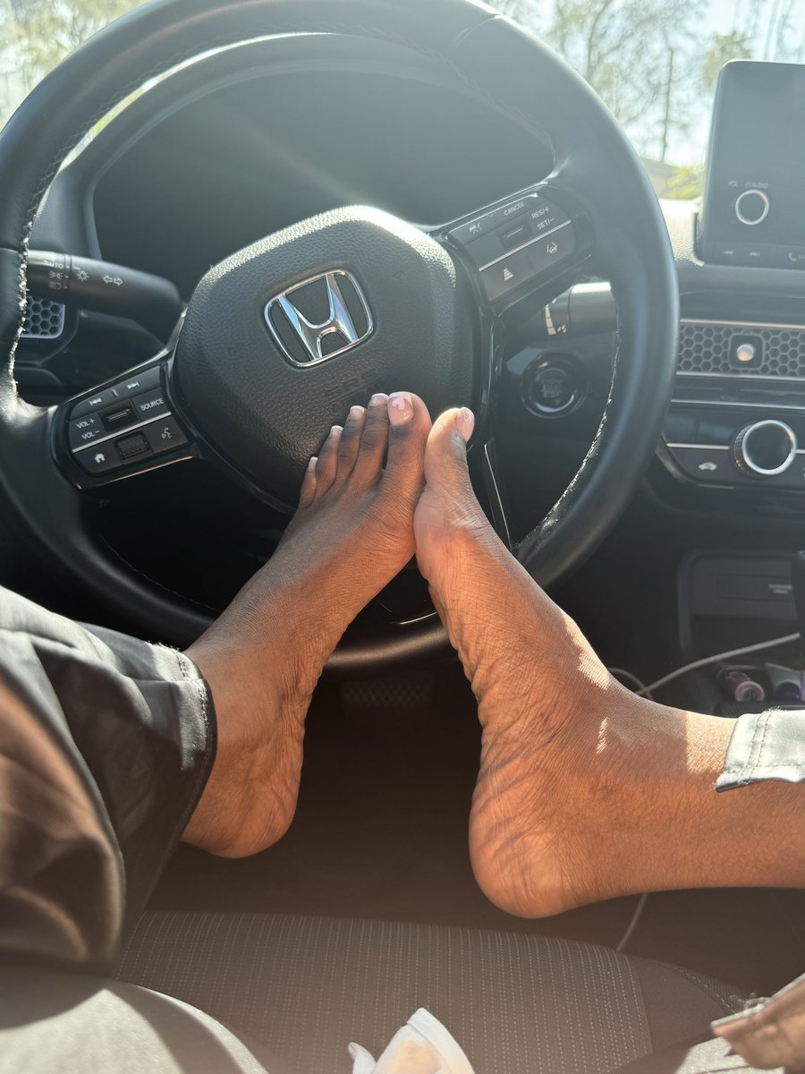 itsSpoiledLex's tweet photo. Feet cam in traffic!🥰 special request #daddies #payme #sub #footfetısh #feetfetısh #feetِ #feetworshi̇p #money4girls https://t.co/dWq9F2HjB0
