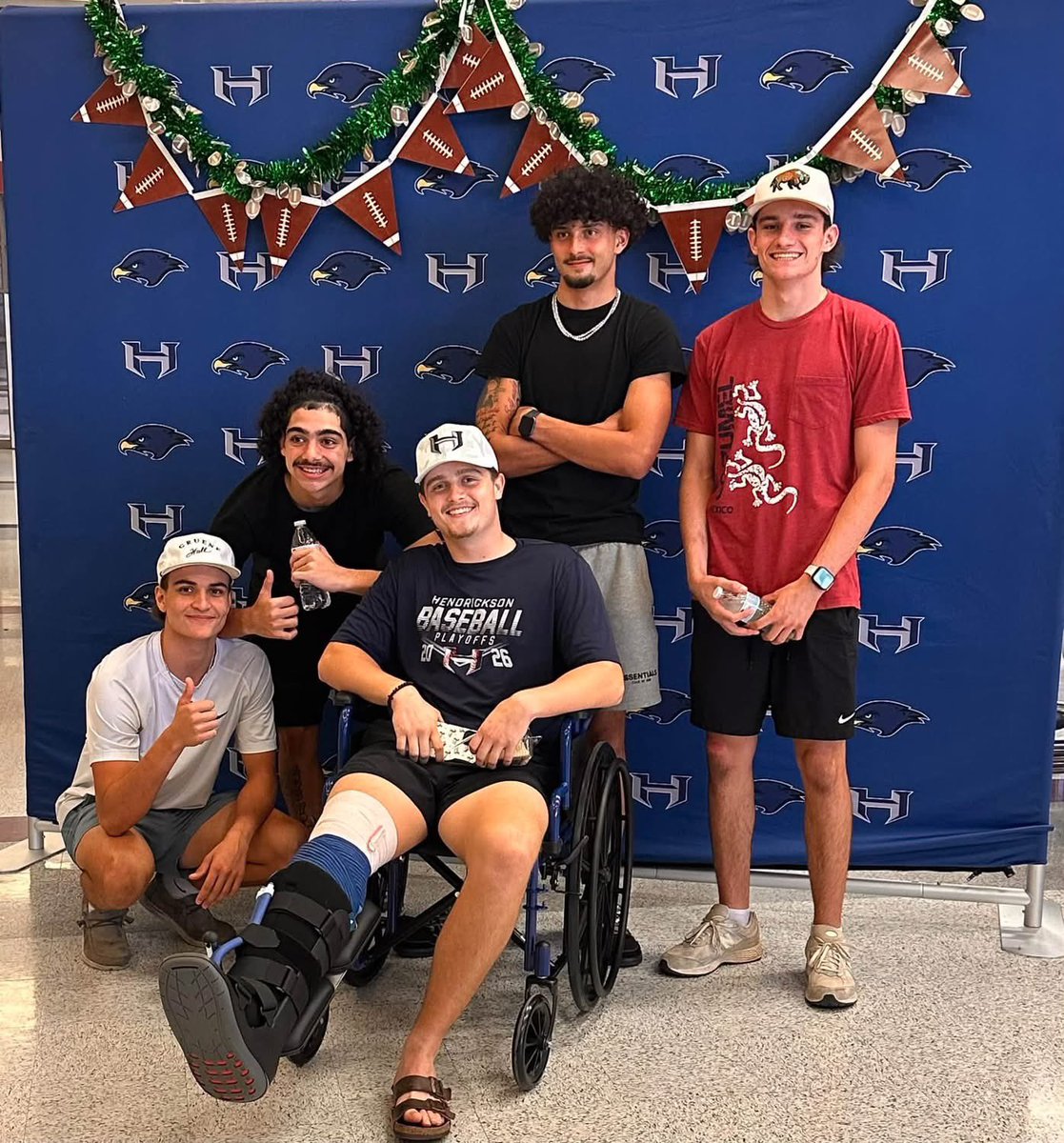 Hunter_hicks10's tweet photo. I had a great time getting to hangout with the guys before gameday! 
🚨Hendrickson vs College station🚨
Tomorrow @ 7! Can’t wait to watch my guys get after it! @HendricksonFB @coachnaron @CoachNoon45 @coach_t66 https://t.co/vhTiP5KpWx