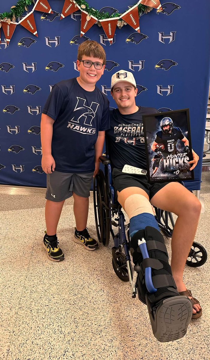 Hunter_hicks10's tweet photo. I had a great time getting to hangout with the guys before gameday! 
🚨Hendrickson vs College station🚨
Tomorrow @ 7! Can’t wait to watch my guys get after it! @HendricksonFB @coachnaron @CoachNoon45 @coach_t66 https://t.co/vhTiP5KpWx