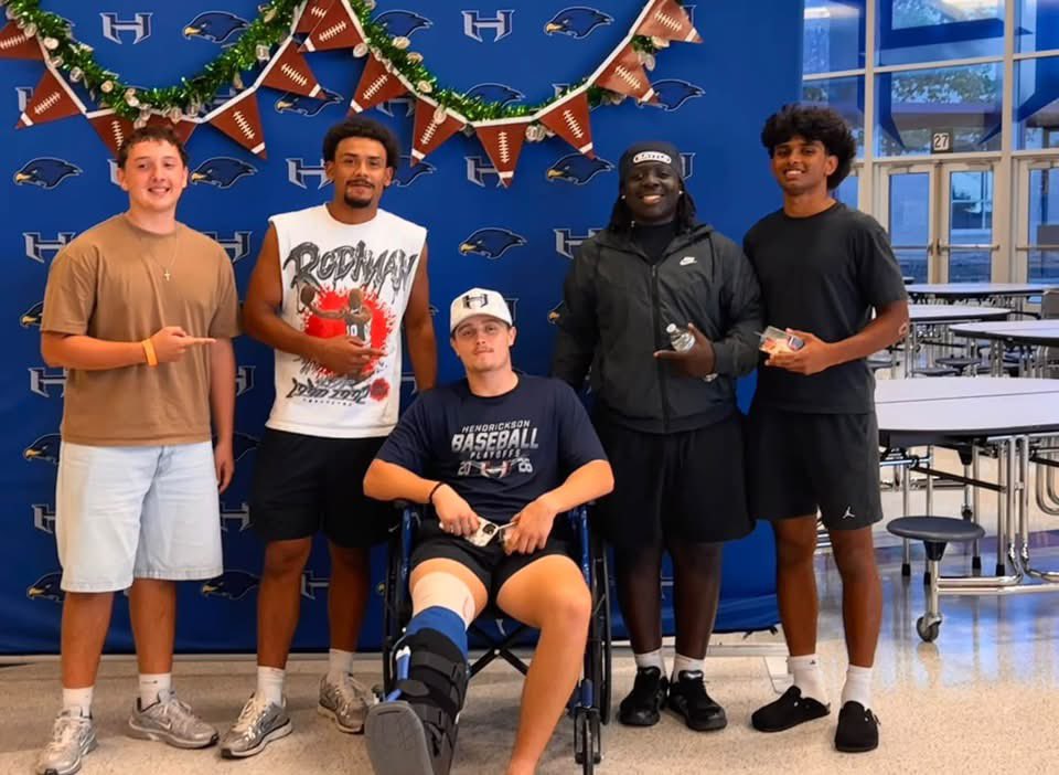 Hunter_hicks10's tweet photo. I had a great time getting to hangout with the guys before gameday! 
🚨Hendrickson vs College station🚨
Tomorrow @ 7! Can’t wait to watch my guys get after it! @HendricksonFB @coachnaron @CoachNoon45 @coach_t66 https://t.co/vhTiP5KpWx