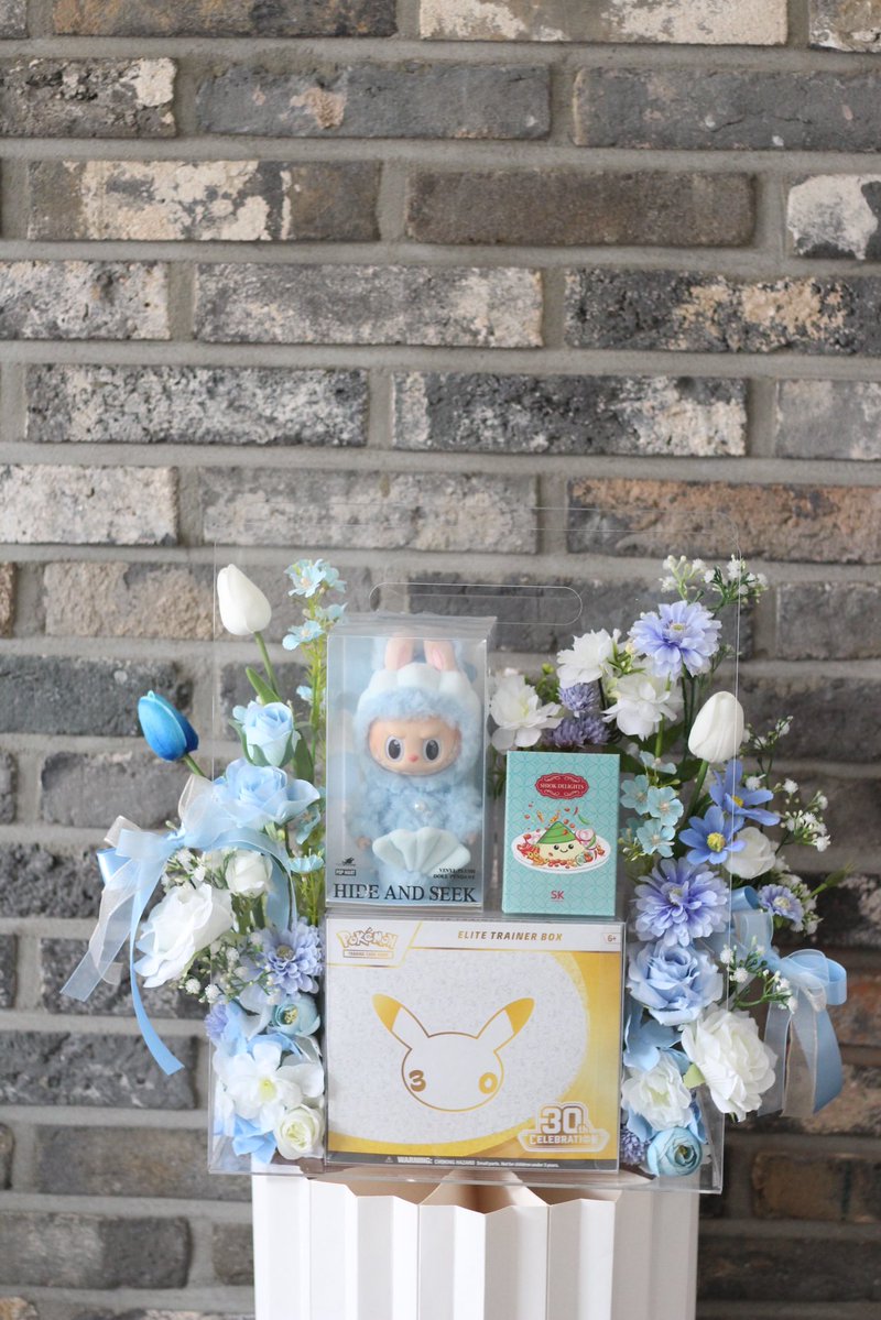 Jellyverse0421's tweet photo. A little gift, filled with so much love for our shining star, JL. Every detail was prepared with love and care to celebrate your achievements and remind you how proud we are of you. 

Congratulations once again on your first MUNIVERSE solo and your OST, baby! We hope this little surprise brings a smile to your face and reminds you how much you are loved and supported. You deserve all the beautiful things coming your way. Keep shining, our viral king! 👑✨

#AHOF #아홉
#JL #제이엘
