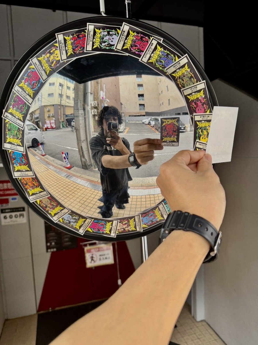 KYUSO_NEKOKAMI's tweet photo. ＼ 🐭本日開催🔥 ／

「DMCC REAL ONEMAN TOUR 2026-2027」
〜どっかん マインドフルネス! Chill? no Chill!〜

📍広島・LIVE VANQUISH
OPEN 18:30 / START 19:00
🛒グッズ先行販売 : 16:00-18:00

いよいよ本日、ツアー開幕‼️
新しくフォトスポットを設置🪞

初日からどっかん飛ばしていくぞー💥
広島、準備はできてるかー！？🦪🔥

#キュウソネコカミ #DMCC2627