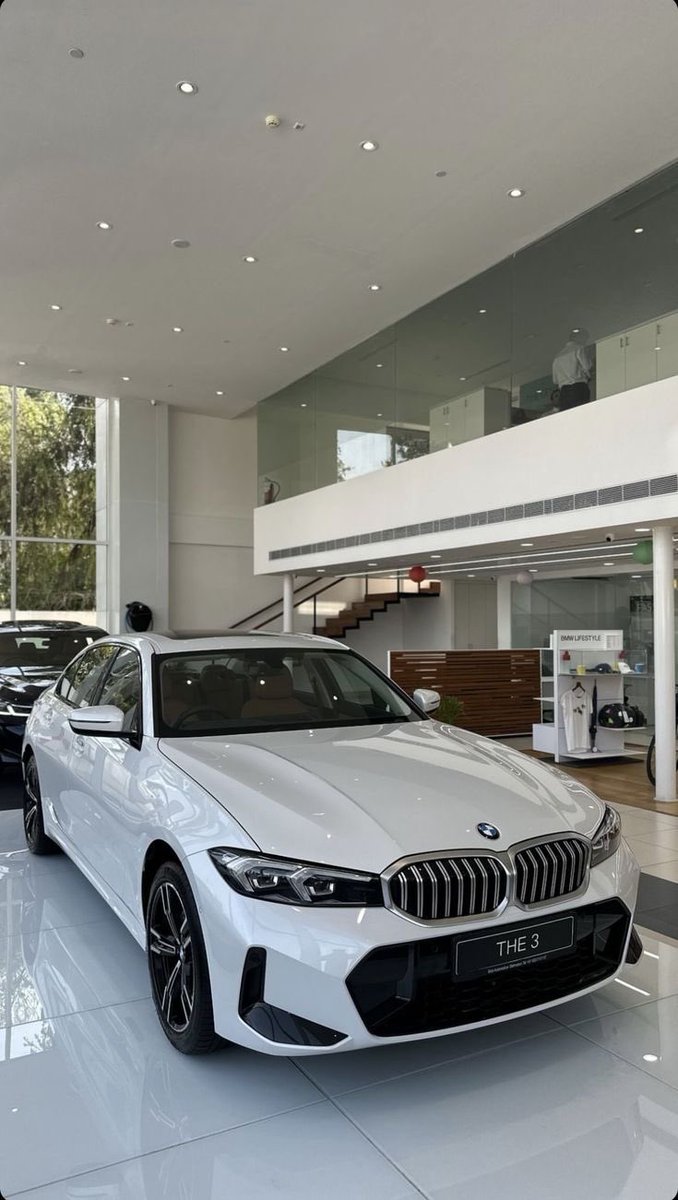 BIGDIMEXbc's tweet photo. Why Nigerians no Dey buy BMW, this car is much more cheaper than GLE but looks better than GLE 🤔 https://t.co/ehb3I4rQu3