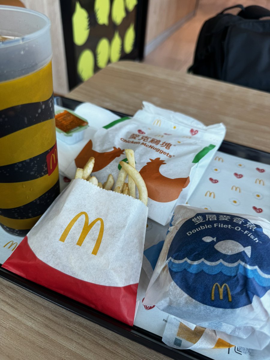 ppmini3345678's tweet photo. 還是吃麥當勞好了 https://t.co/P6K5KDPUHa